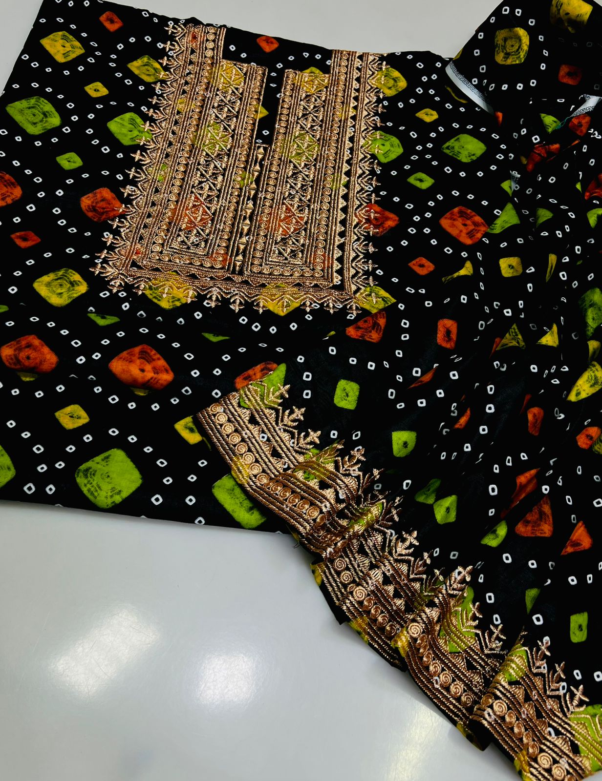 *ALHAMDULILAH*
CASUAL Wear
2pc Dress π
Stuff winter lelan chundri print