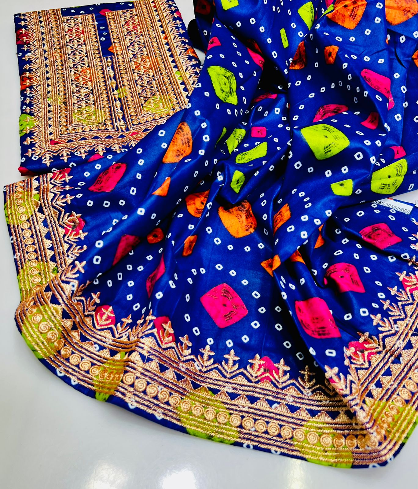 *ALHAMDULILAH*

CASUAL Wear

 2pc Dress 👗
Stuff winter lelan chundri print